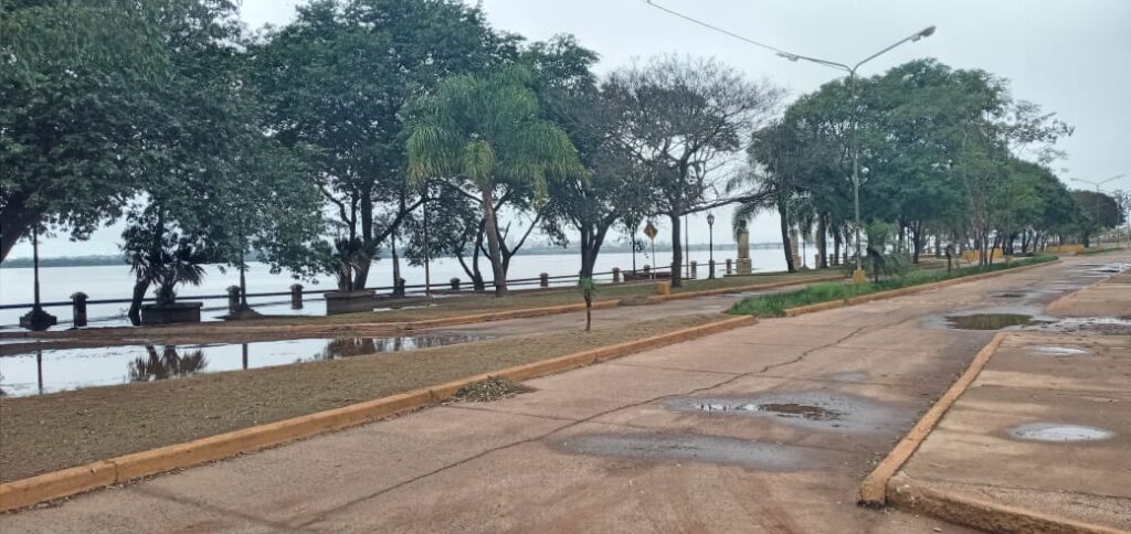 Libres: cerraron la costanera y el Paso Troncón por seguridad debido a la crecida del Uruguay